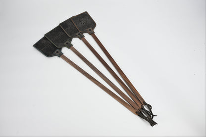 Hood Archery Leder-Fliegenklatsche
