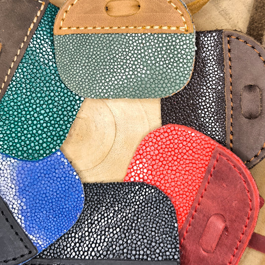 Perlrochen-Fingertab von Jo-Gurt mit Fingertrenner mediterraner Griff